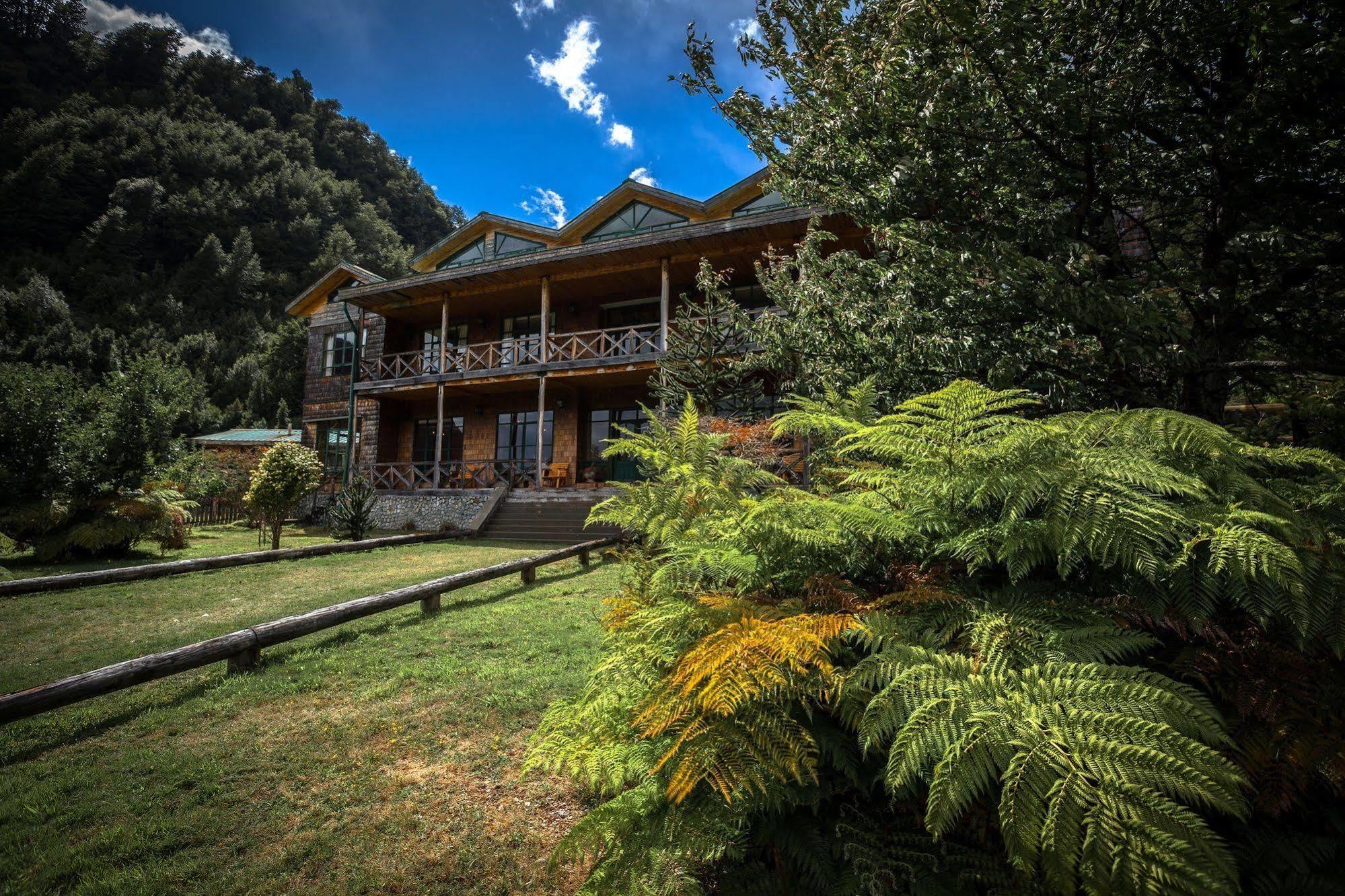 Mitico Puelo Lodge Las Gualas Bagian luar foto