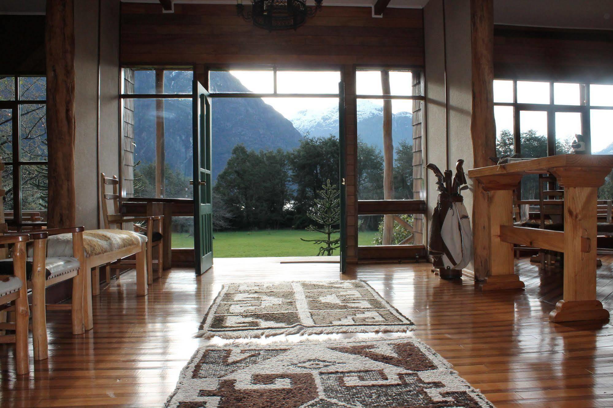 Mitico Puelo Lodge Las Gualas Bagian luar foto